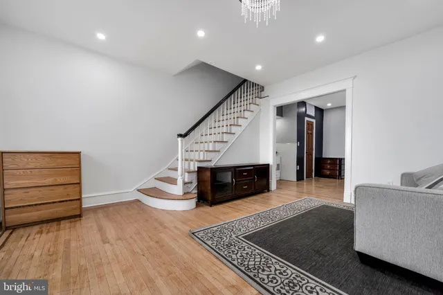 $319,000 | 18 Elm Avenue, Upper Darby, PA 19082