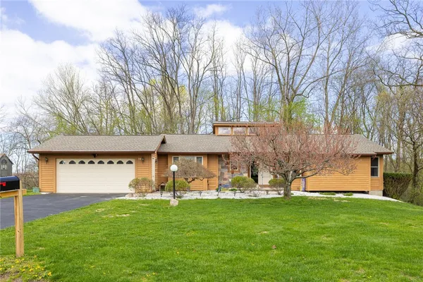 $349,900 | 34 Freshfield Rise, Perinton, NY 14450