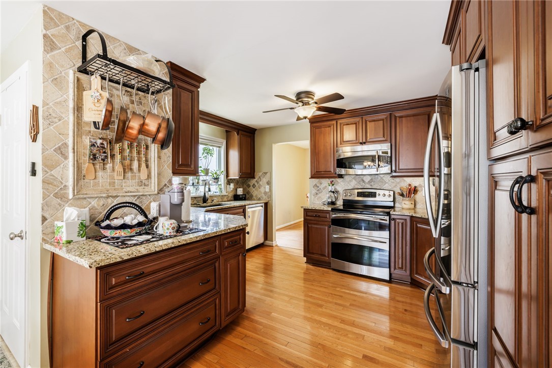 34 Freshfield Rise Perinton, NY 14450 - Photo 10 of 36