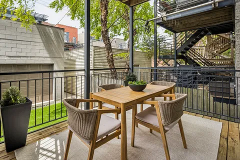 $875,000 | 926 North Honore Street, Unit 1, Chicago, IL 60622