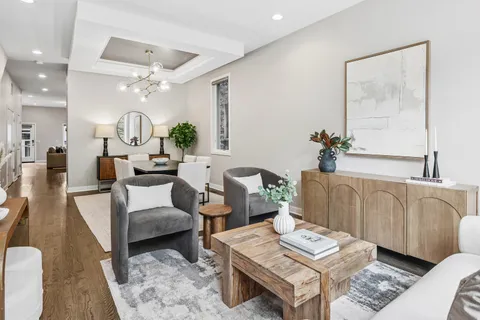 $875,000 | 926 North Honore Street, Unit 1, Chicago, IL 60622