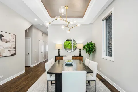 $875,000 | 926 North Honore Street, Unit 1, Chicago, IL 60622