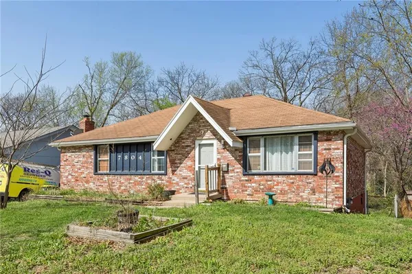$250,000 | 7804 Northwest Milrey Drive, Kansas City, MO 64152
