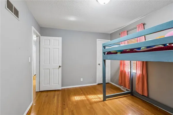 $250,000 | 7804 Northwest Milrey Drive, Kansas City, MO 64152