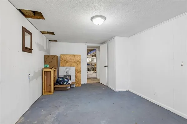 $250,000 | 7804 Northwest Milrey Drive, Kansas City, MO 64152