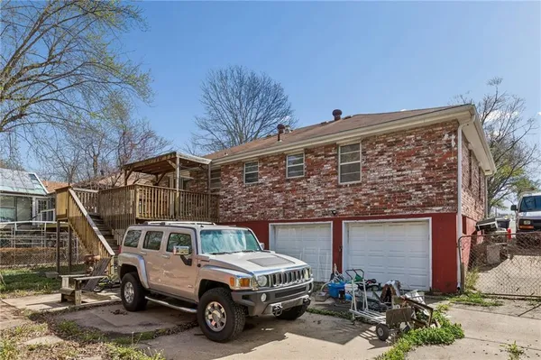 $250,000 | 7804 Northwest Milrey Drive, Kansas City, MO 64152