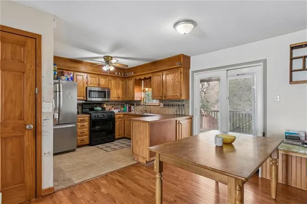 $250,000 | 7804 Northwest Milrey Drive, Kansas City, MO 64152
