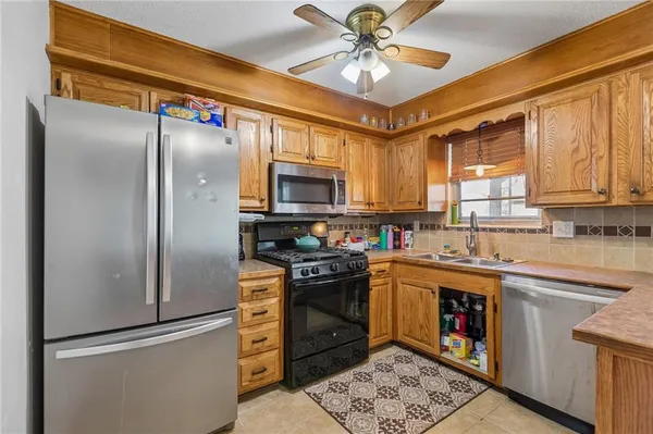$250,000 | 7804 Northwest Milrey Drive, Kansas City, MO 64152