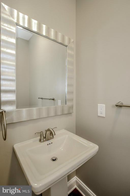 3603 Copley Road Baltimore, MD 21215 - Photo 8 of 30 Bath
