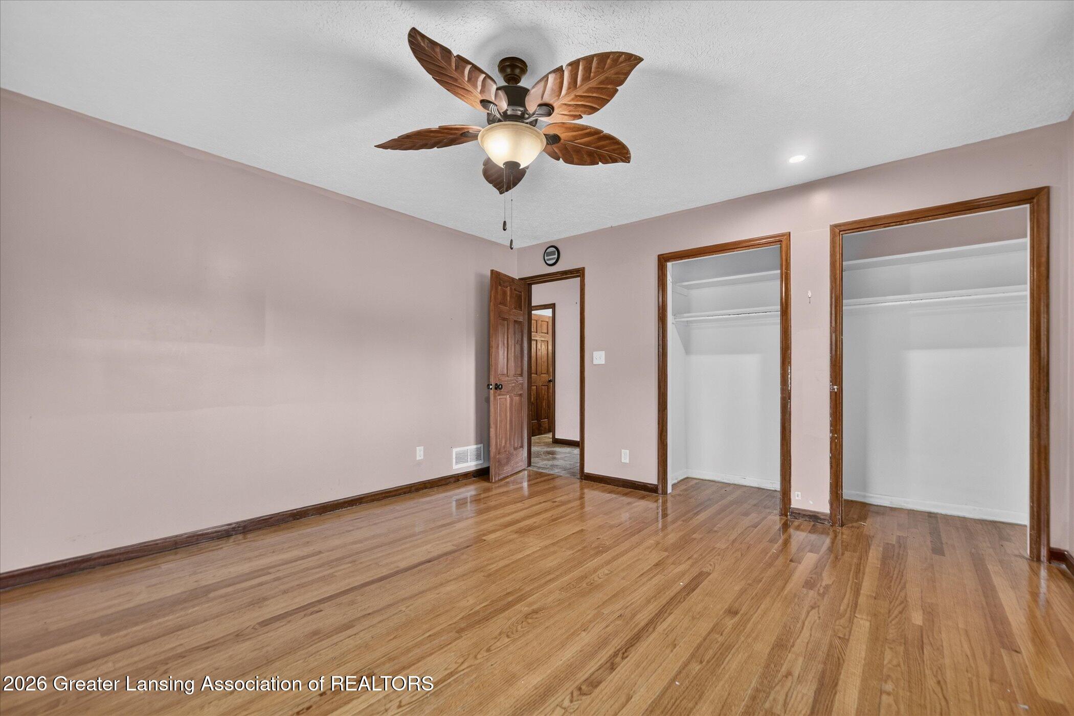 2915 North Cambridge Road Lansing, MI 48911 - Photo 27 of 36 24