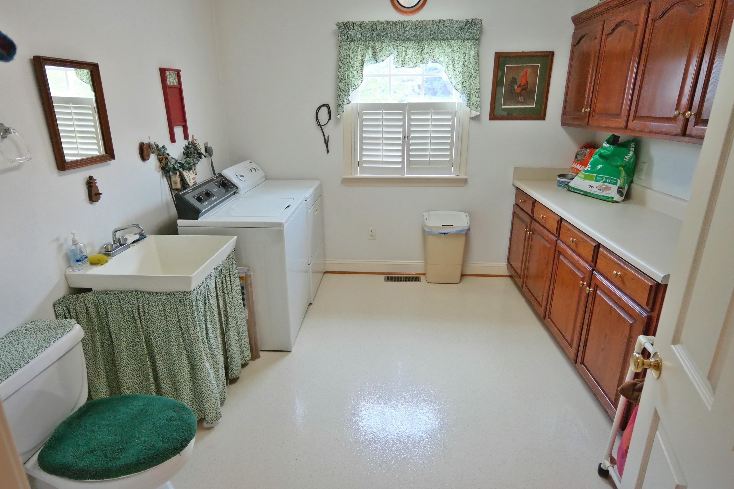 2335 Country Club Road Troutville, VA 24175 - Photo 24 of 47 Laundry Room
