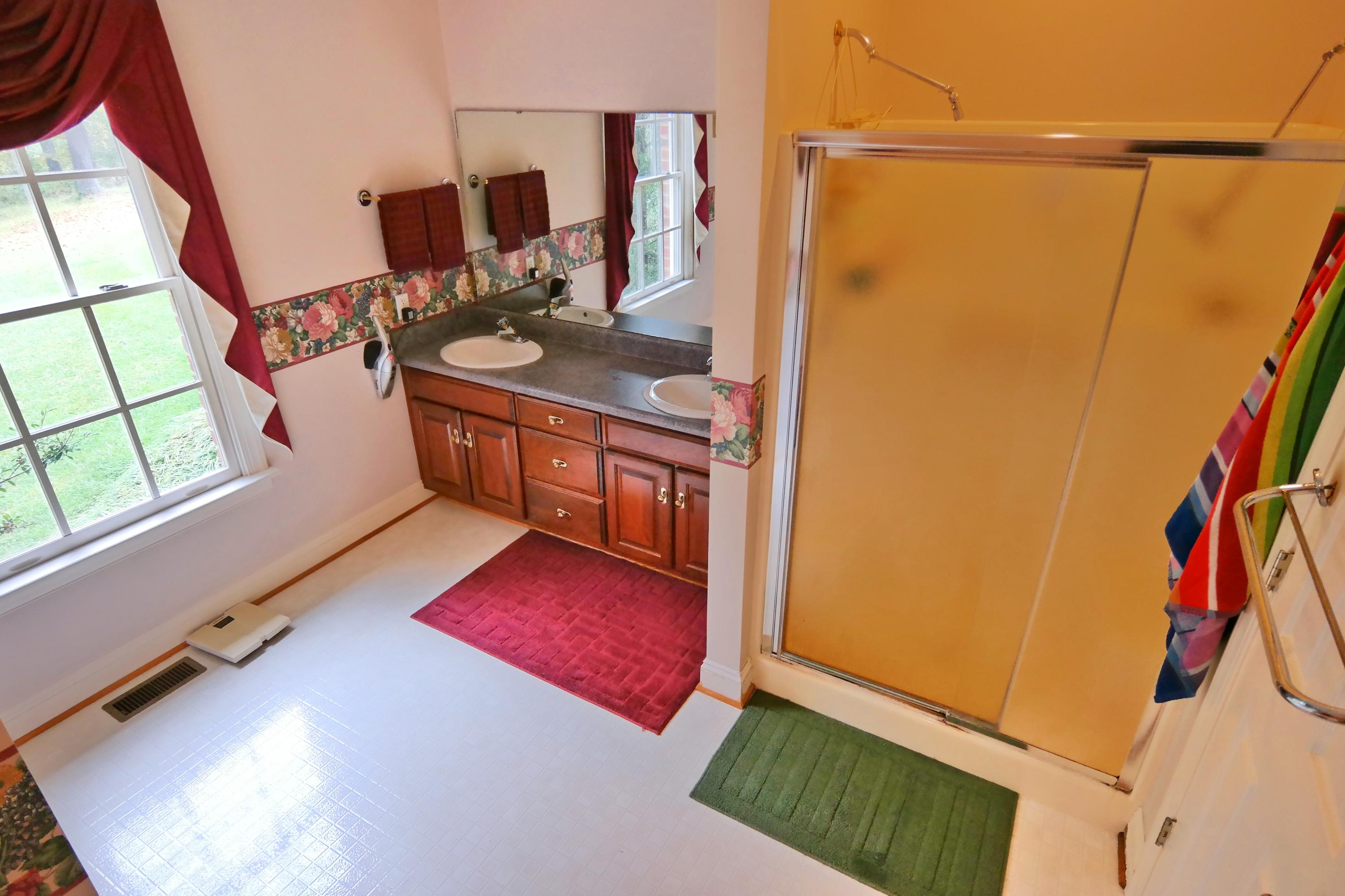 2335 Country Club Road Troutville, VA 24175 - Photo 34 of 47 Master Bathroom