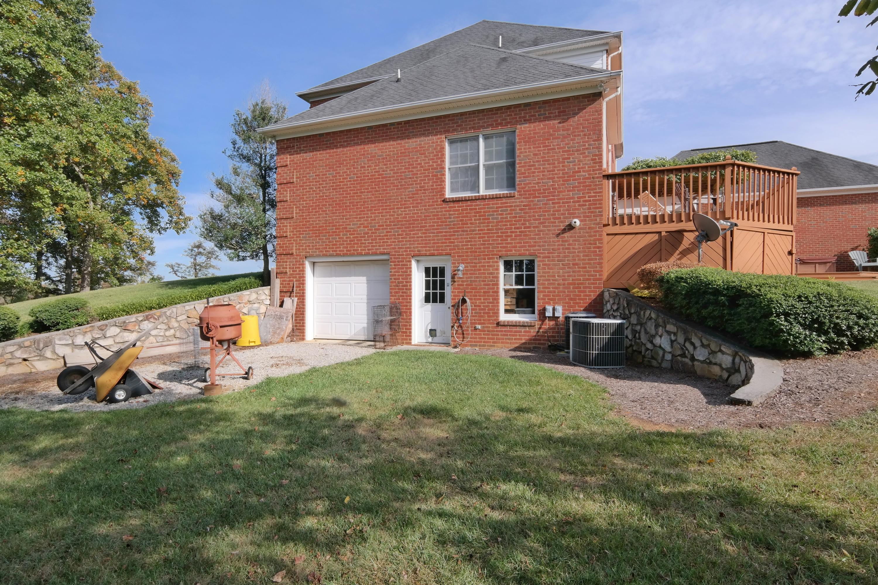2335 Country Club Road Troutville, VA 24175 - Photo 10 of 47 Basement Garage