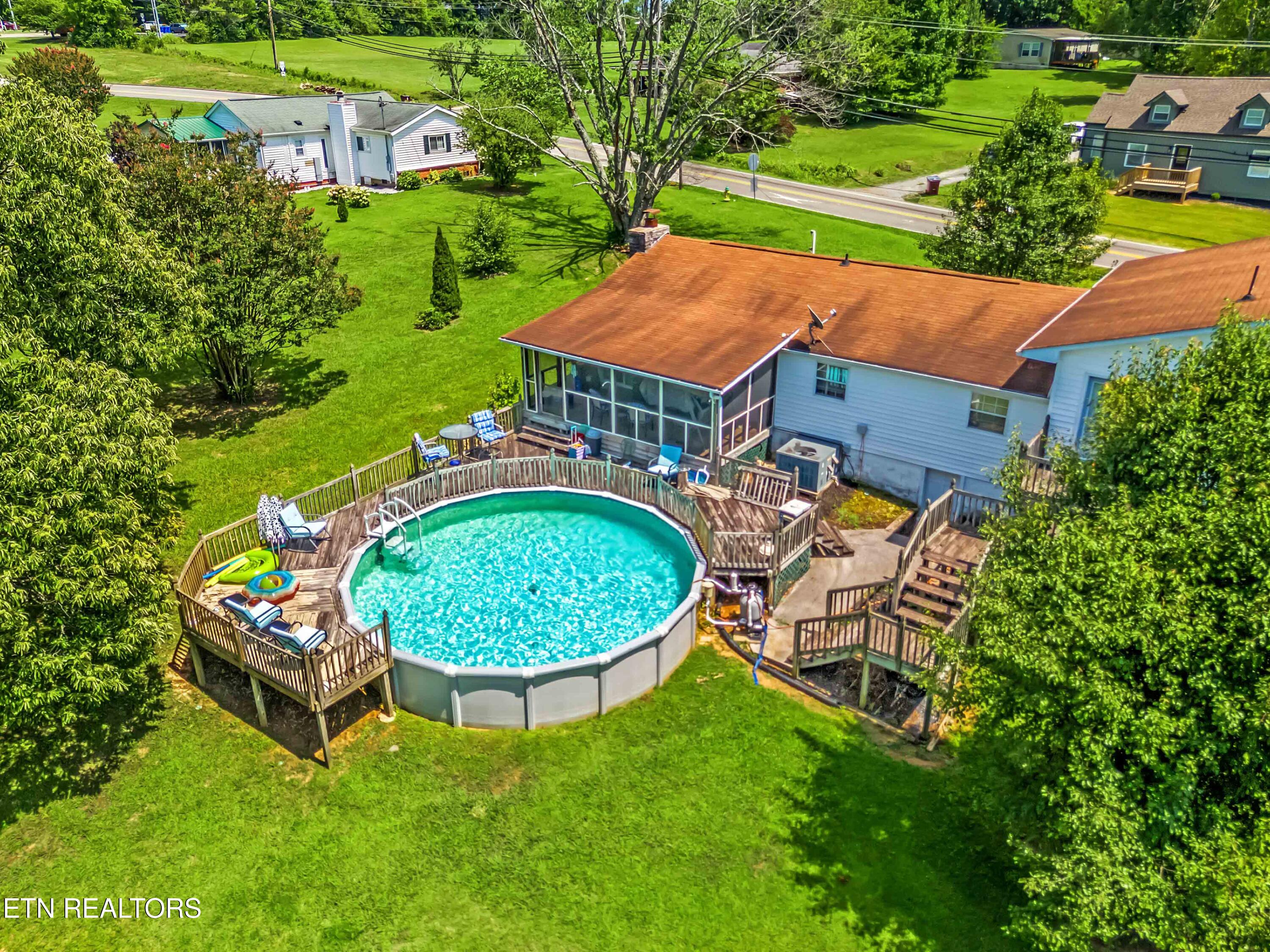 958 West Hunt Road Alcoa, TN 37701 - Photo 37 of 47 DJI_20260701151327_0869_D_DTM4P