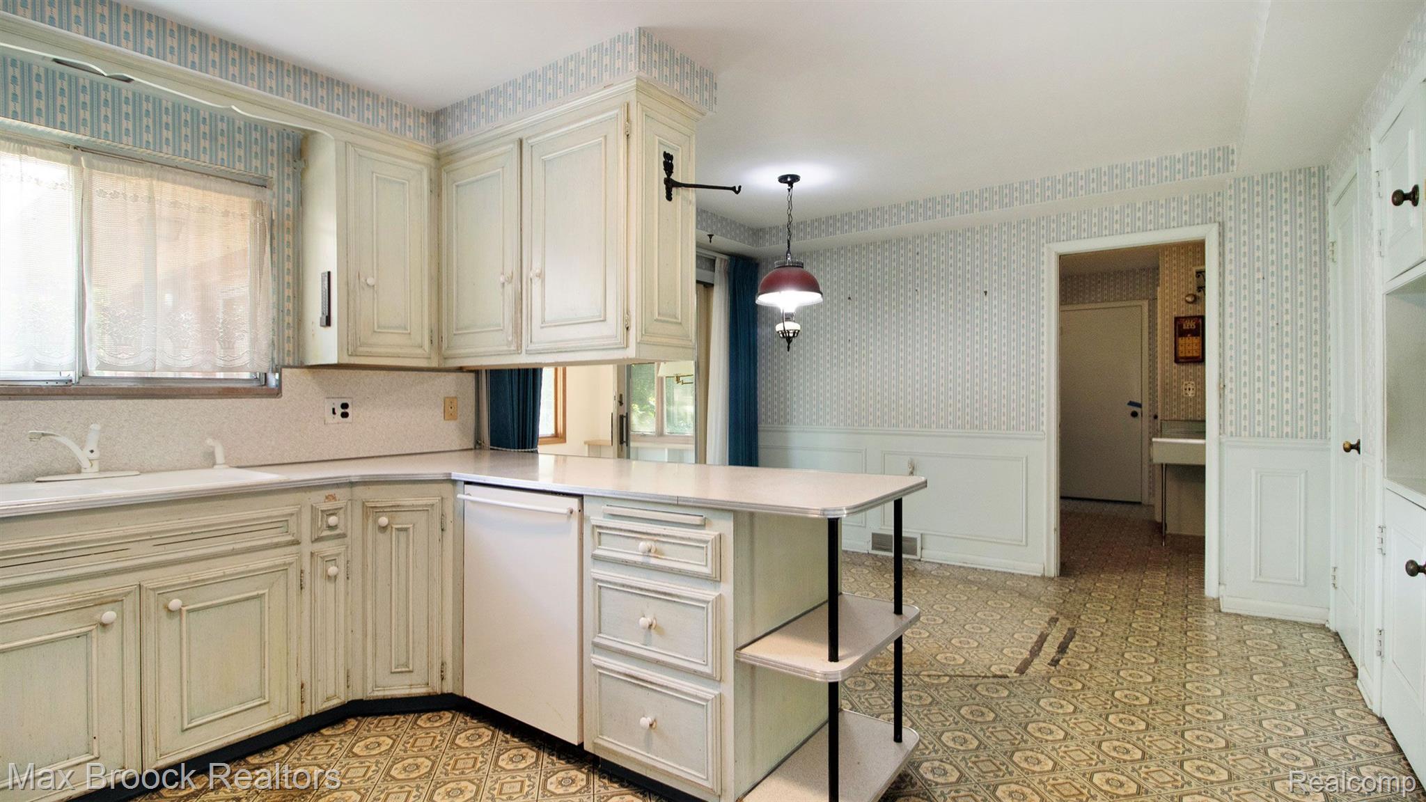 21 Willison Road Grosse Pointe, MI 48236 - Photo 11 of 35 Gallery Image 11