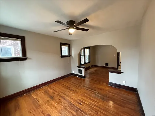 $825 | 4030 Hydraulic Avenue, St. Louis, MO 63116