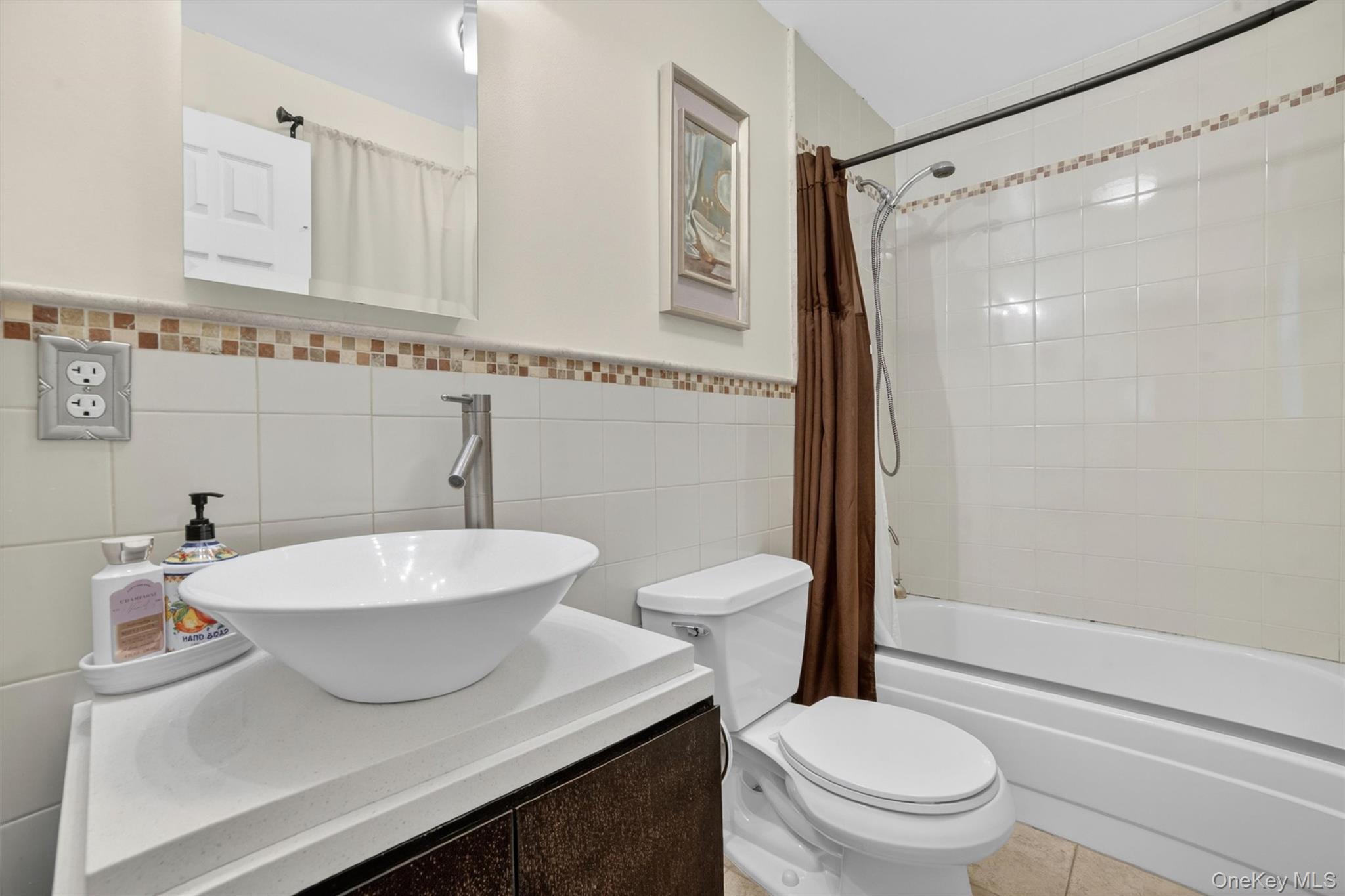 281 Croton Dam Road, Unit A Ossining, NY 10562 - Photo 15 of 25 1st floor bathroom