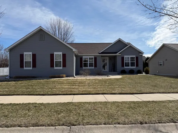 $474,900 | 1418 Center Street, Hartford, WI 53027