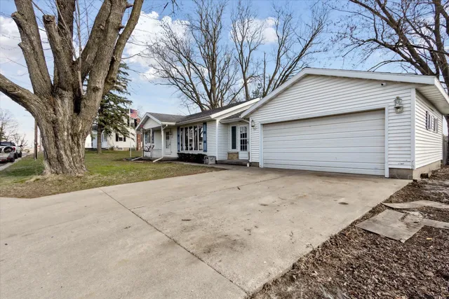 $235,000 | 313 West South Street, Pearl City, IL 61062