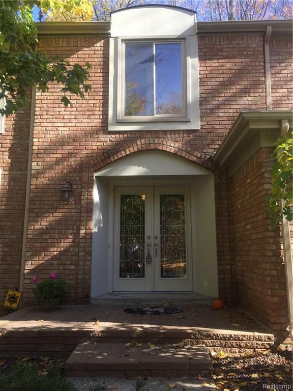 30618 High Valley Road Farmington Hills, MI 48331 - Photo 2 of 46