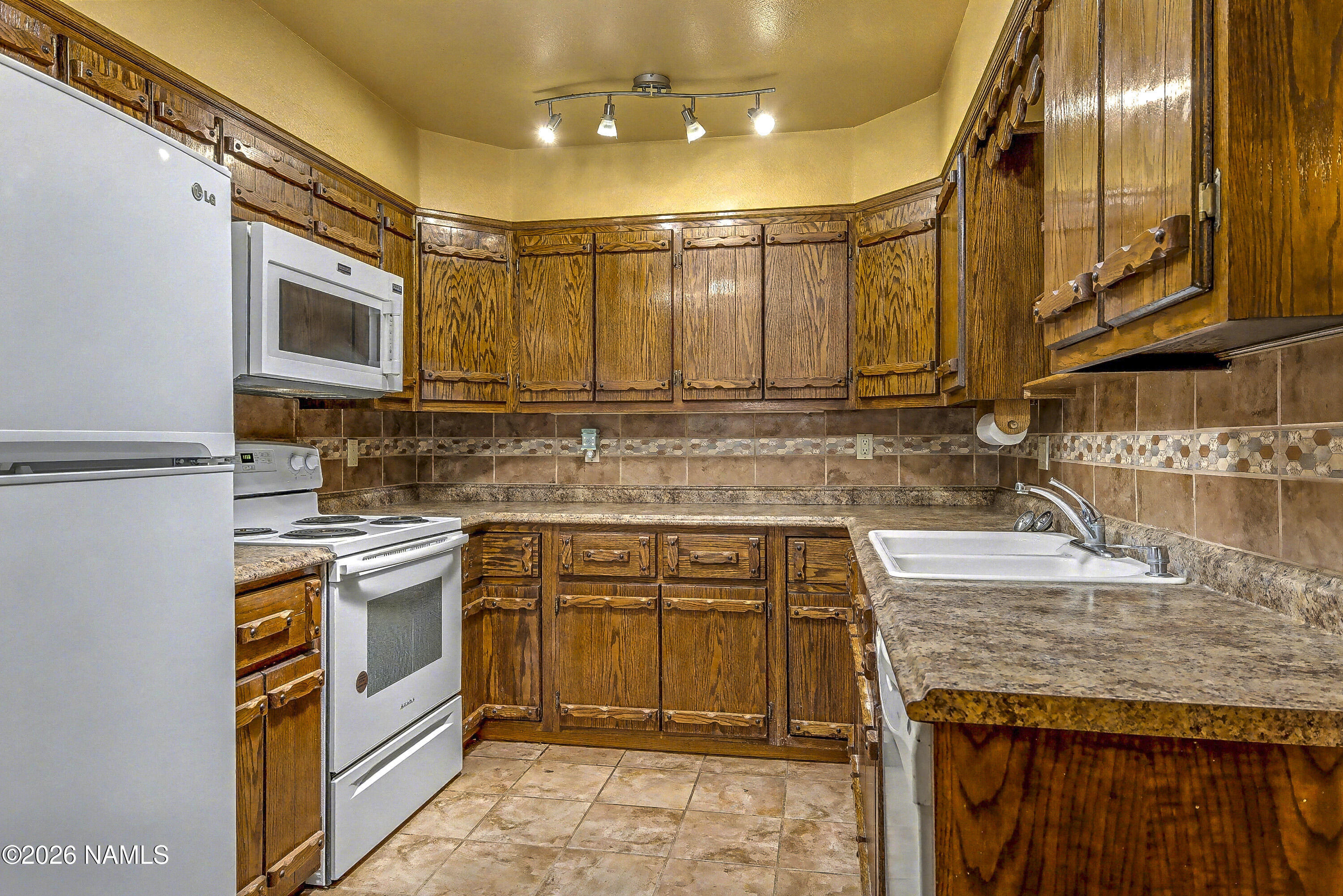 618 Comanche Street Flagstaff, AZ 86005 - Photo 11 of 34 Kitchen