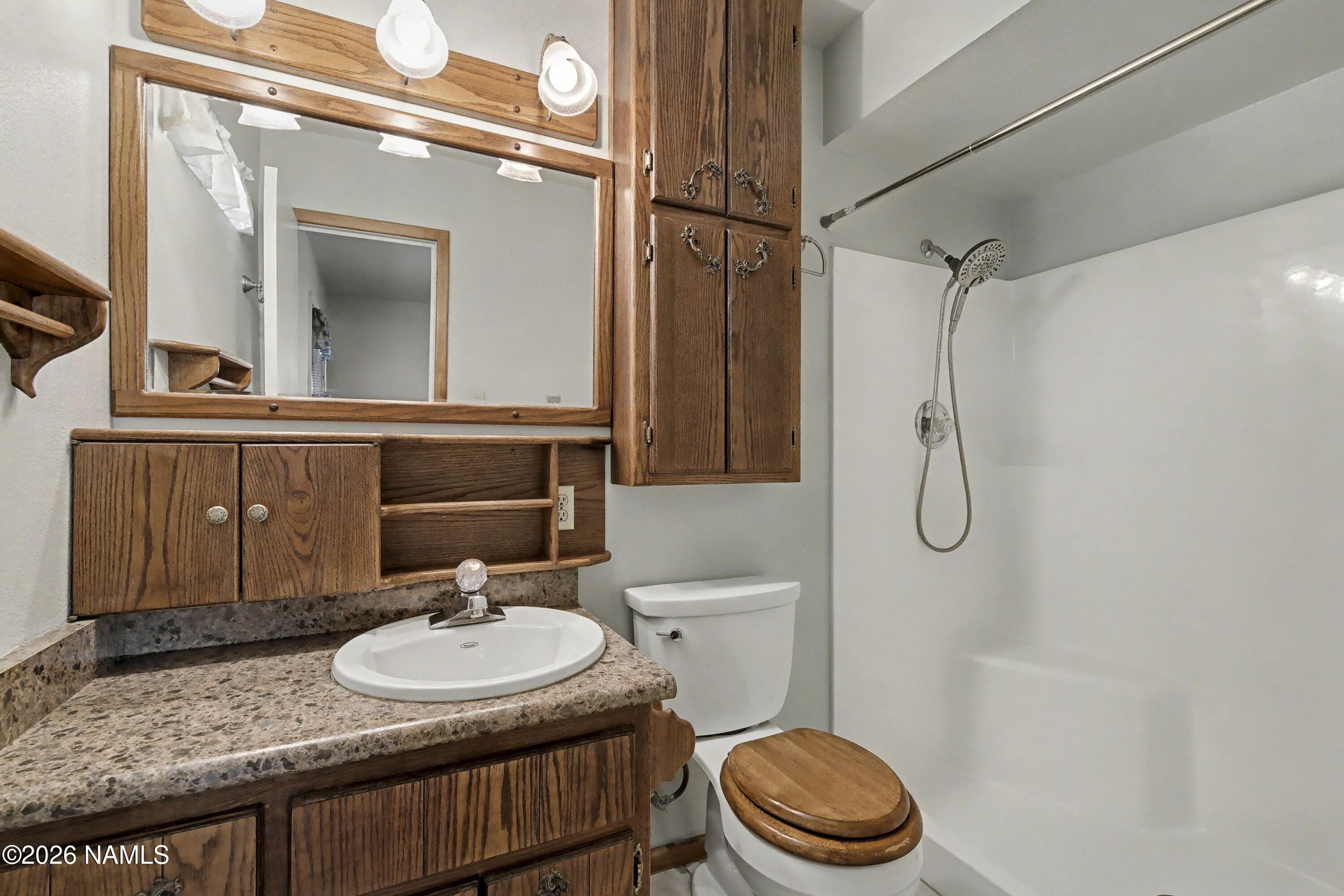 618 Comanche Street Flagstaff, AZ 86005 - Photo 20 of 34 Primary Bath