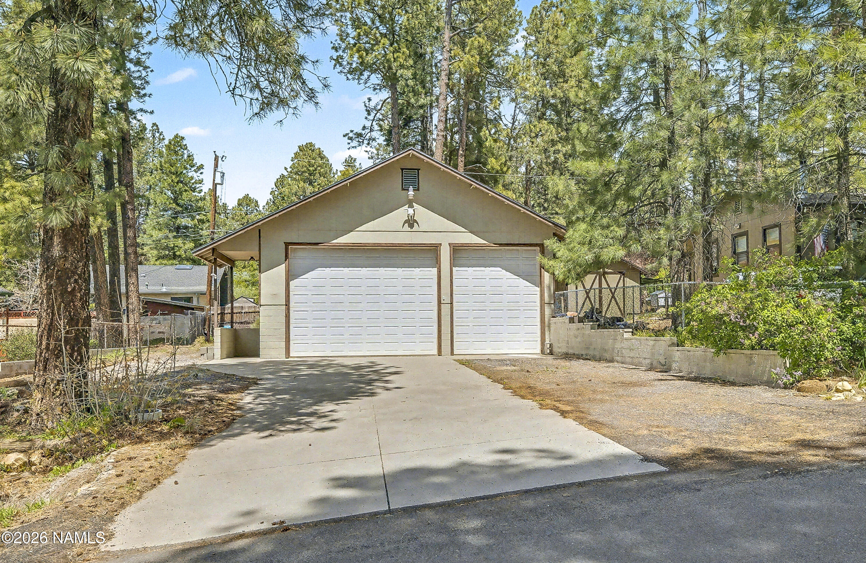 618 Comanche Street Flagstaff, AZ 86005 - Photo 3 of 34 Front of Garage