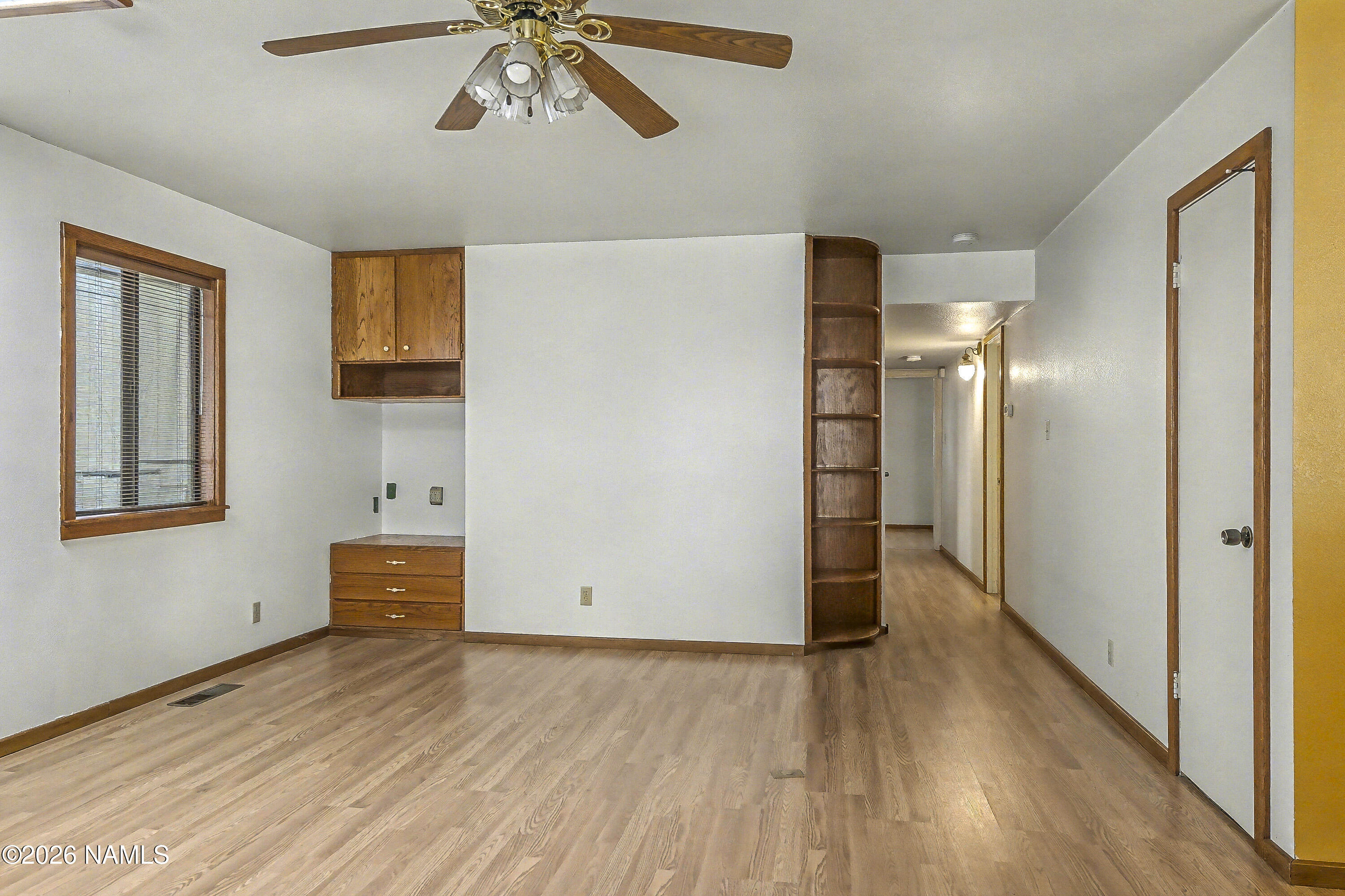 618 Comanche Street Flagstaff, AZ 86005 - Photo 6 of 34 Living Room