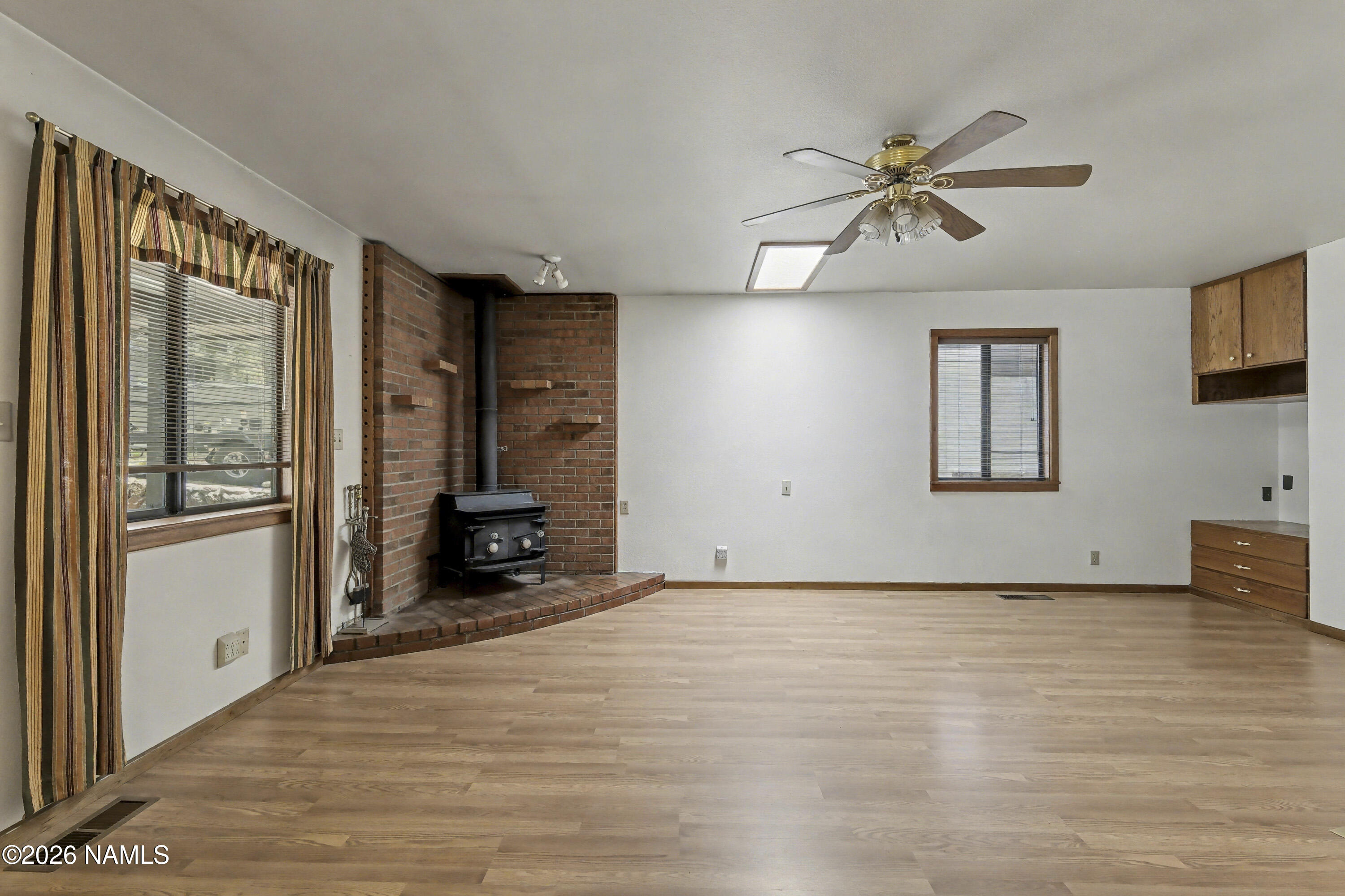 618 Comanche Street Flagstaff, AZ 86005 - Photo 8 of 34 Living Room