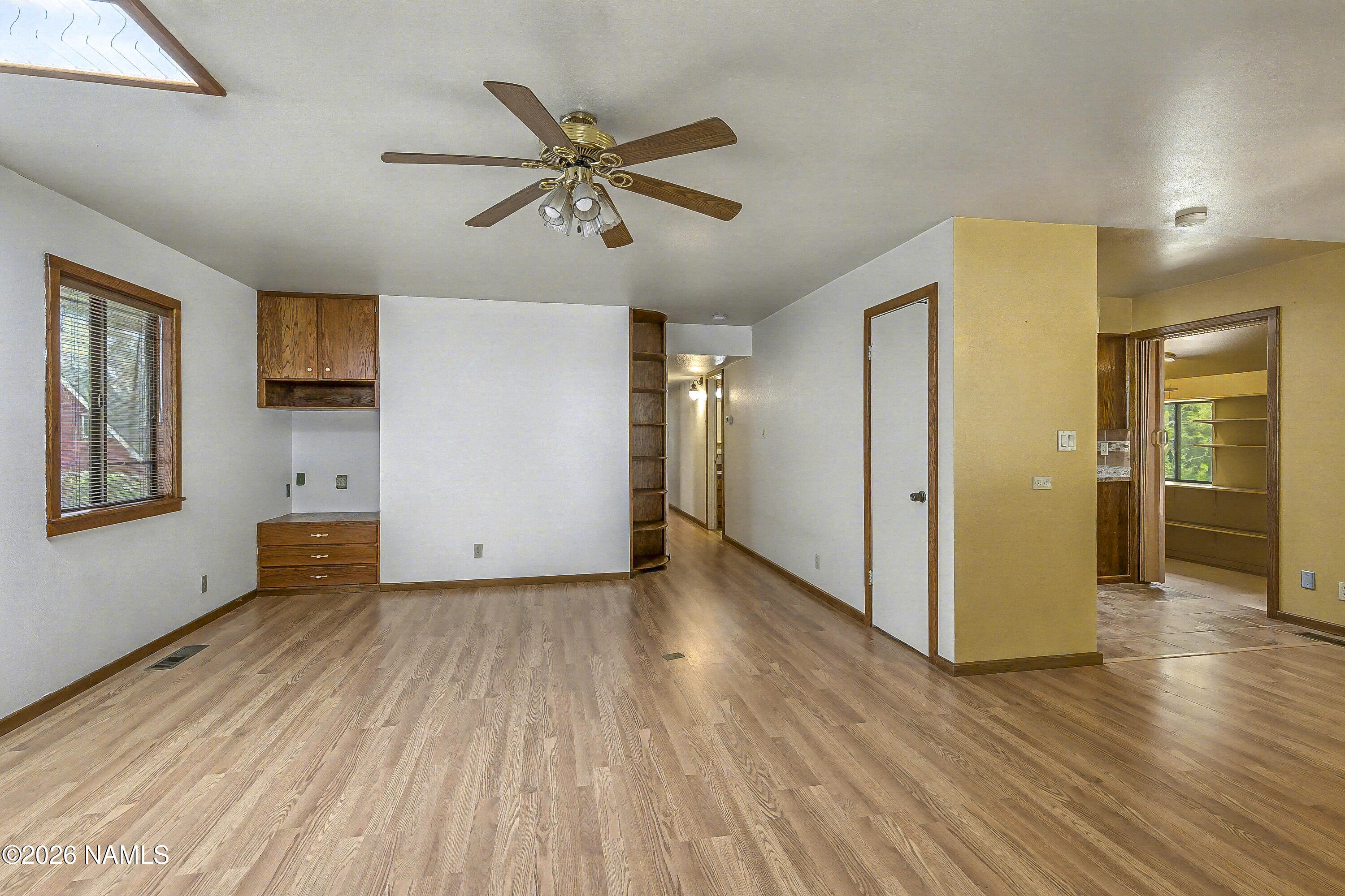 618 Comanche Street Flagstaff, AZ 86005 - Photo 9 of 34 Living Room