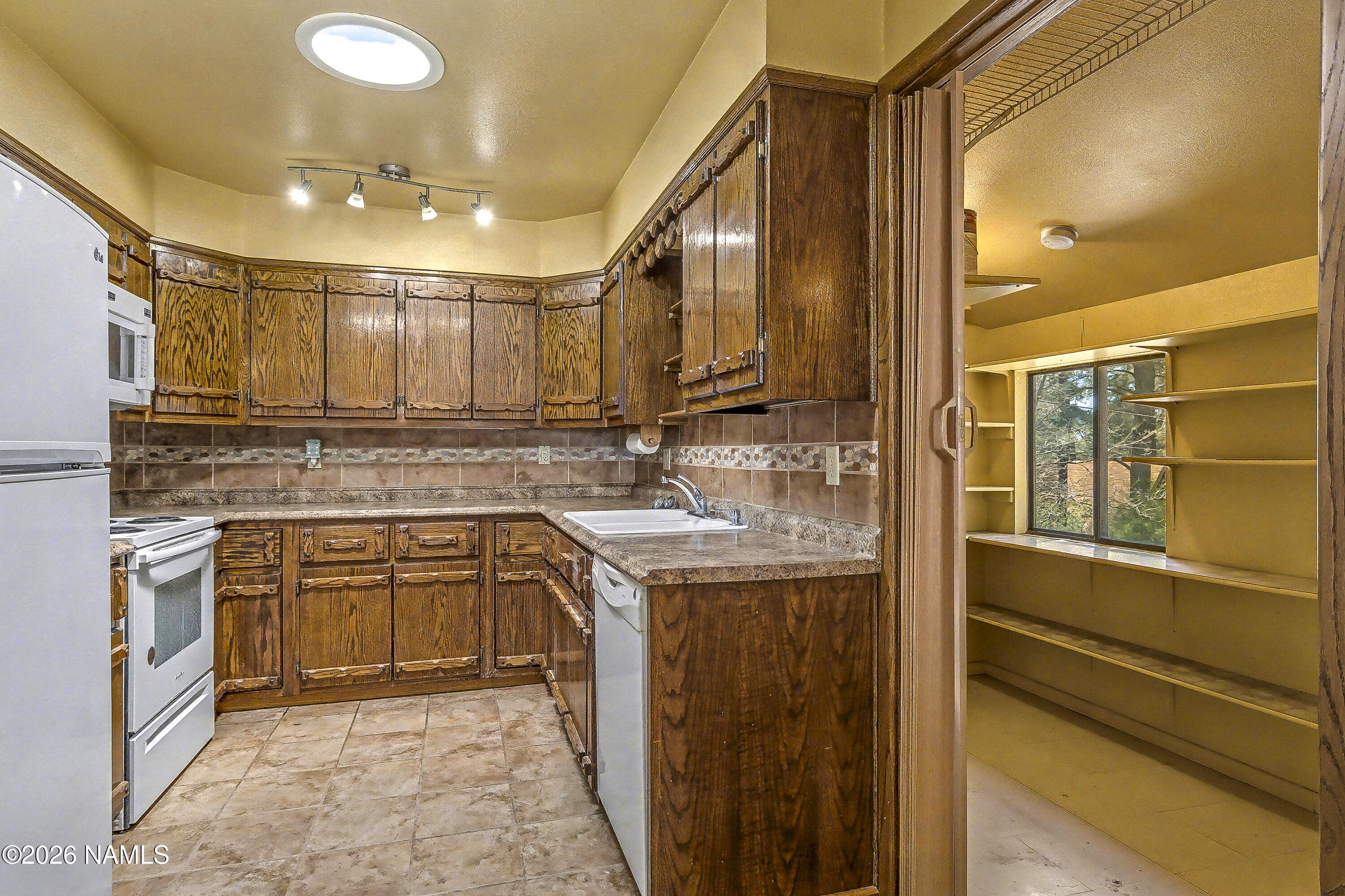 618 Comanche Street Flagstaff, AZ 86005 - Photo 10 of 34 Kitchen