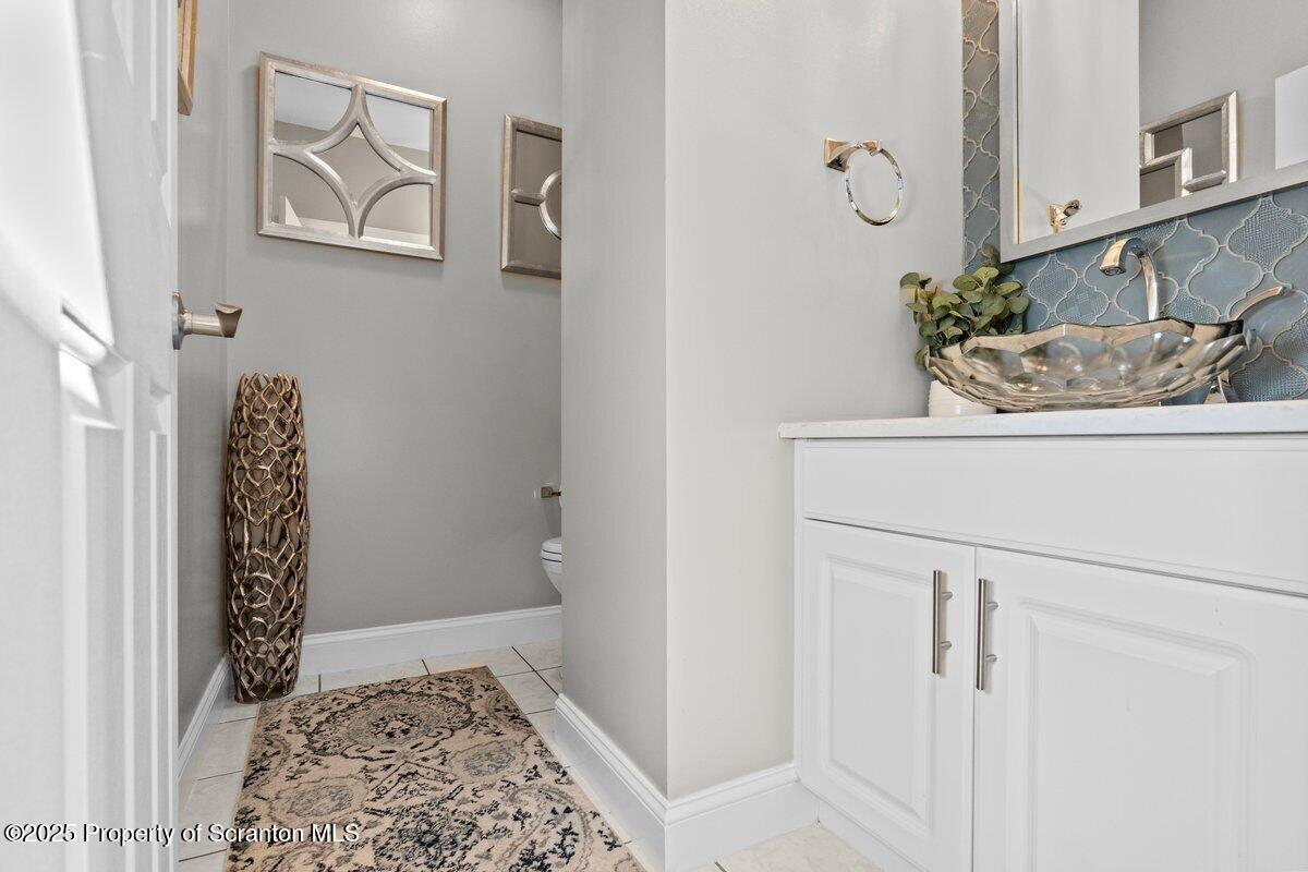 28 Ridgeview Drive Scranton, PA 18504 - Photo 39 of 55 a bathroom with a shower