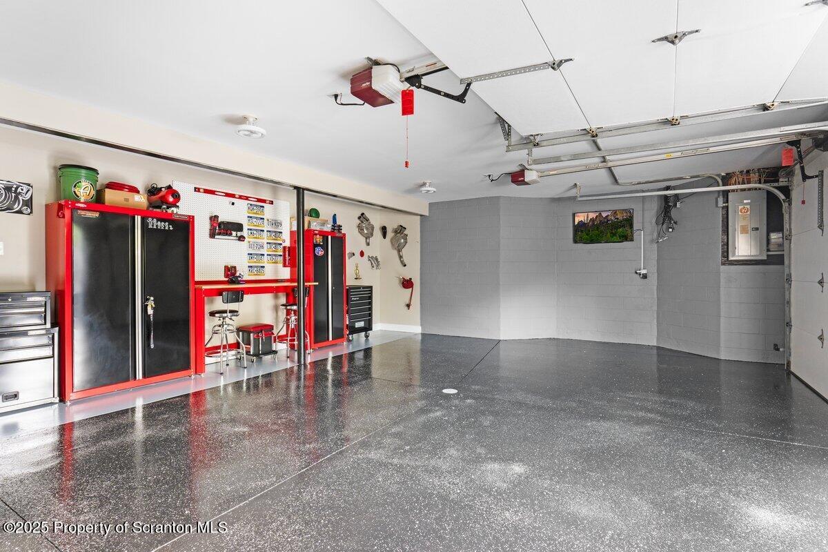 28 Ridgeview Drive Scranton, PA 18504 - Photo 52 of 55 a view of a garage