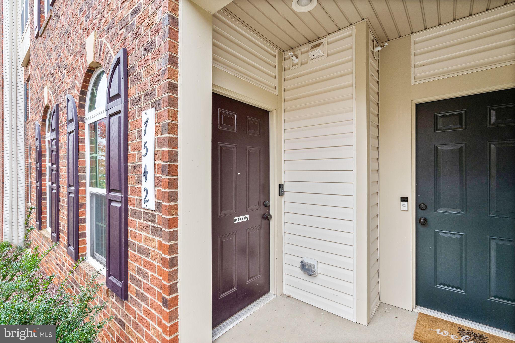 7542 Brunson Circle Gainesville, VA 20155 - Photo 3 of 33