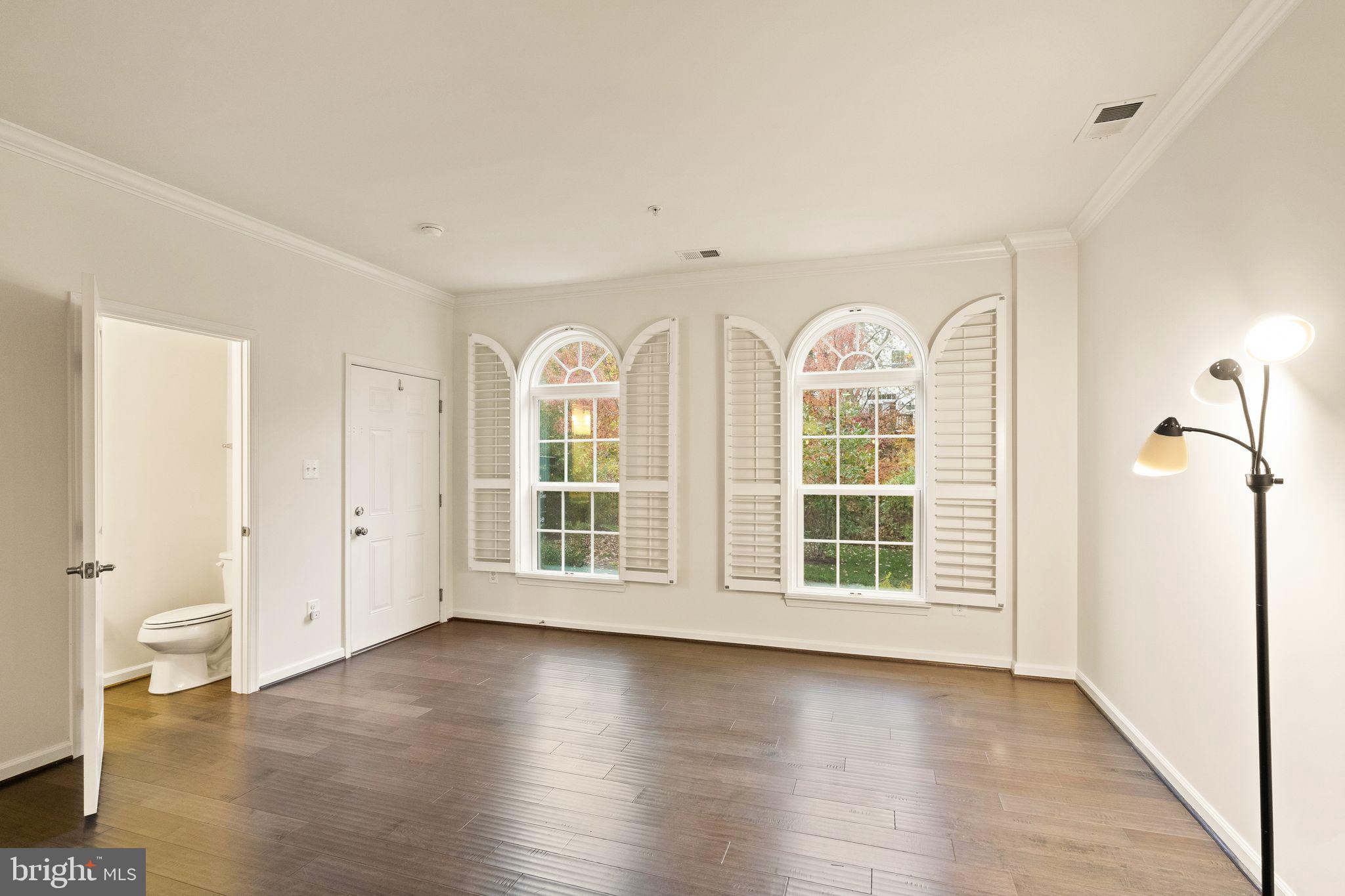 7542 Brunson Circle Gainesville, VA 20155 - Photo 4 of 33