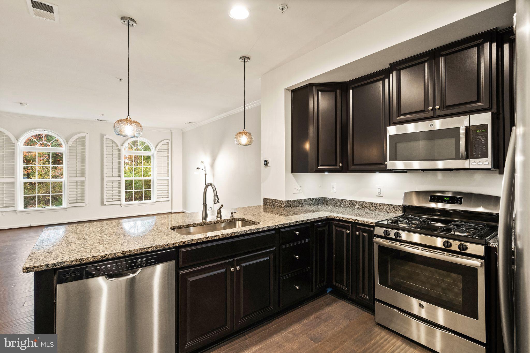 7542 Brunson Circle Gainesville, VA 20155 - Photo 8 of 33