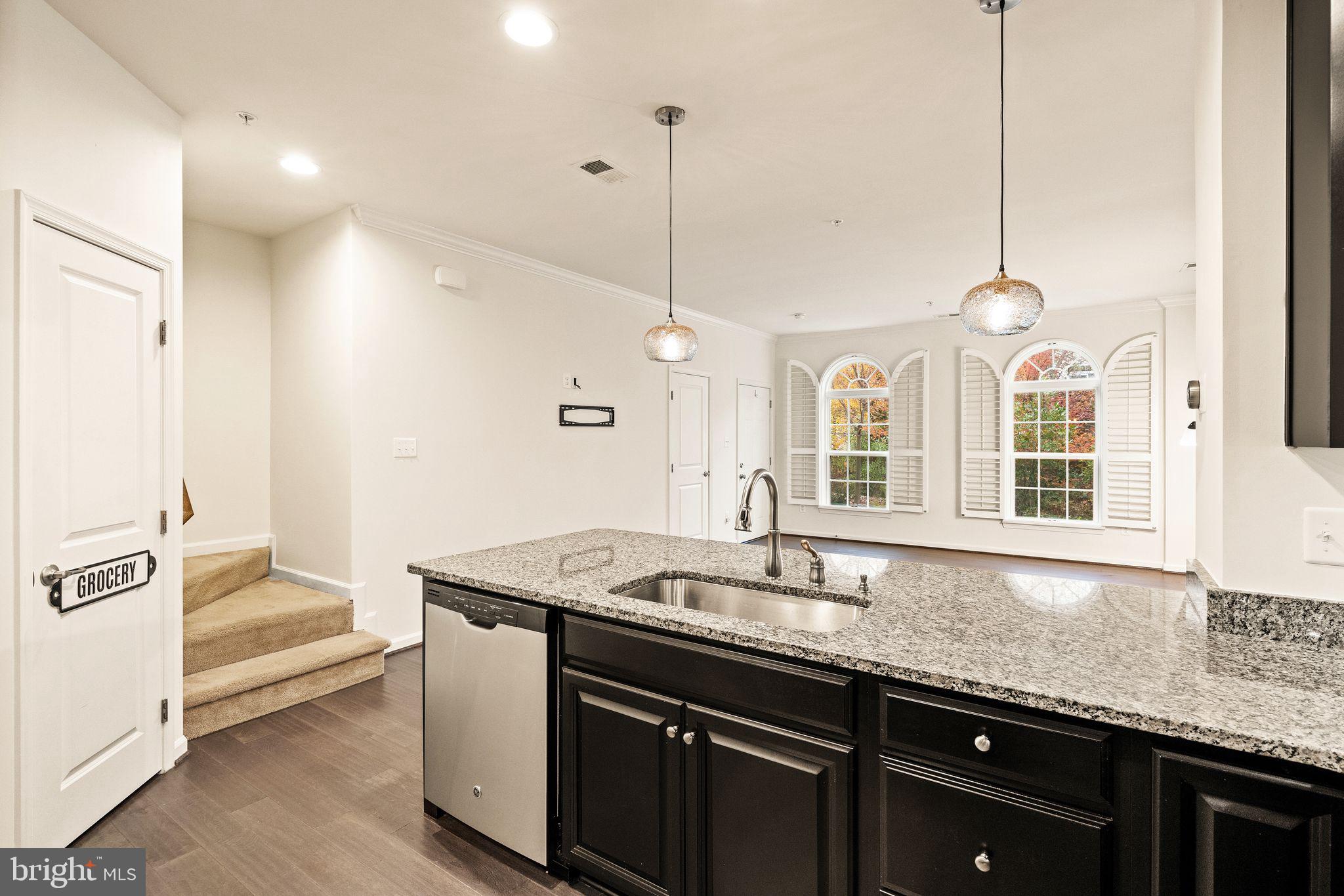 7542 Brunson Circle Gainesville, VA 20155 - Photo 9 of 33