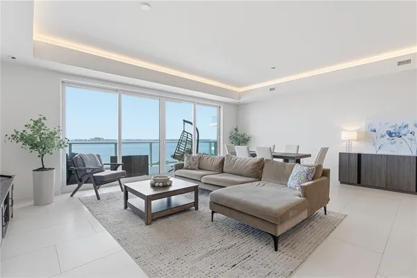 $1,350,000 | 1020 Sunset Point Road, Unit 505, Clearwater, FL 33755