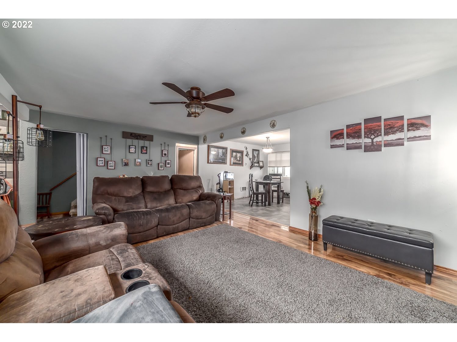 650 South 42nd Street Springfield, OR 97478 - Photo 8 of 32 Living Room