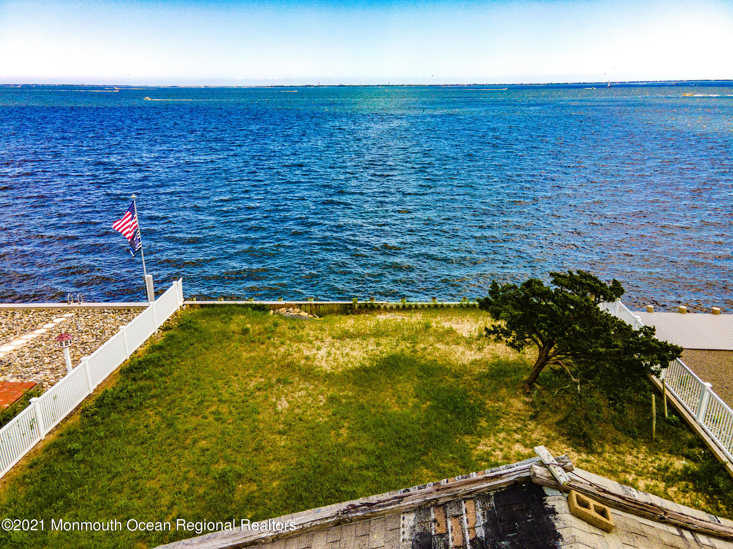 10 Point Road Waretown, NJ 08758 - Photo 2 of 14 a view of a bathtub