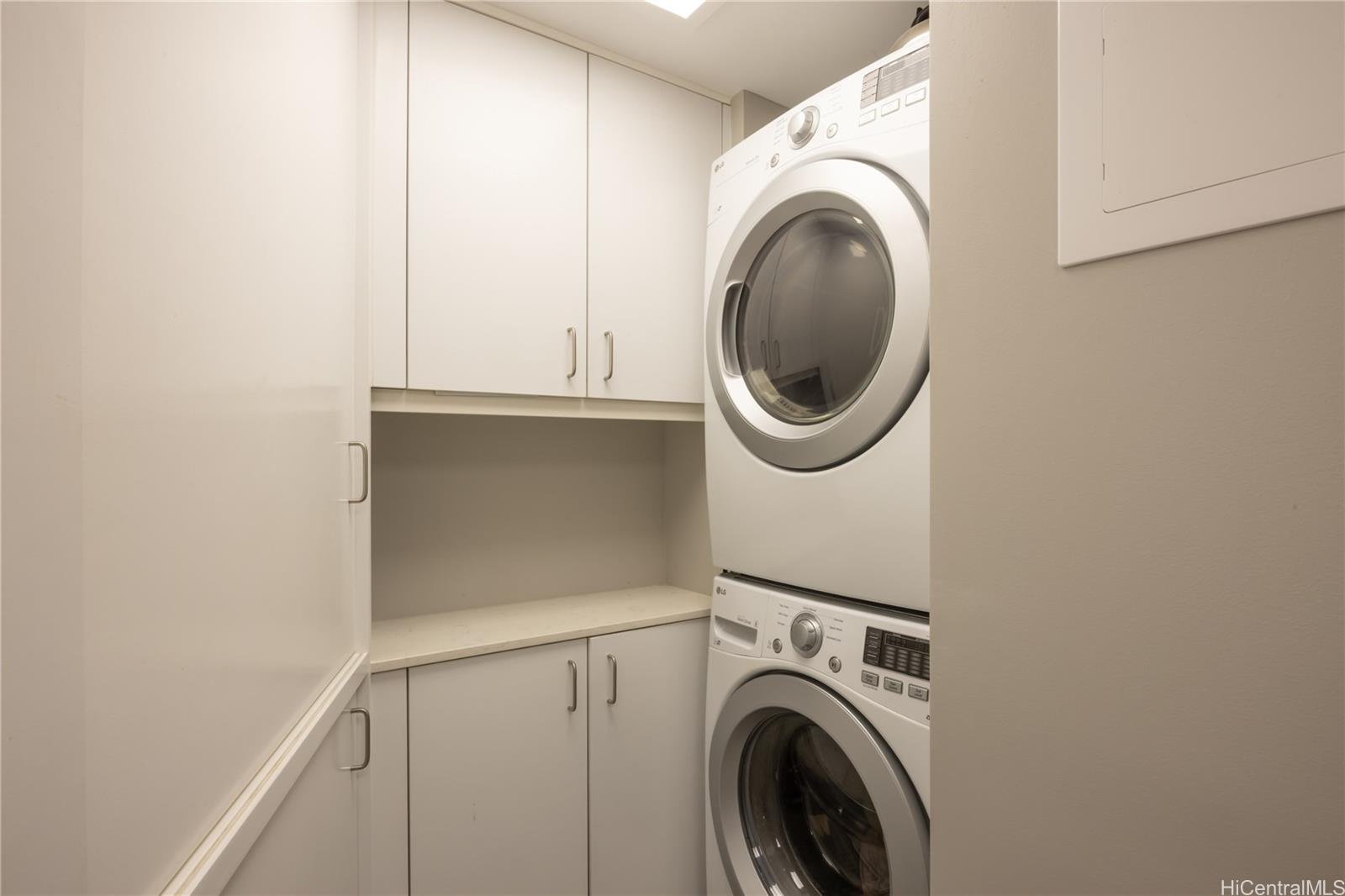 1022 Prospect Street, Unit 903E Honolulu, HI 96813 - Photo 21 of 25 a utility room with dryer and washer