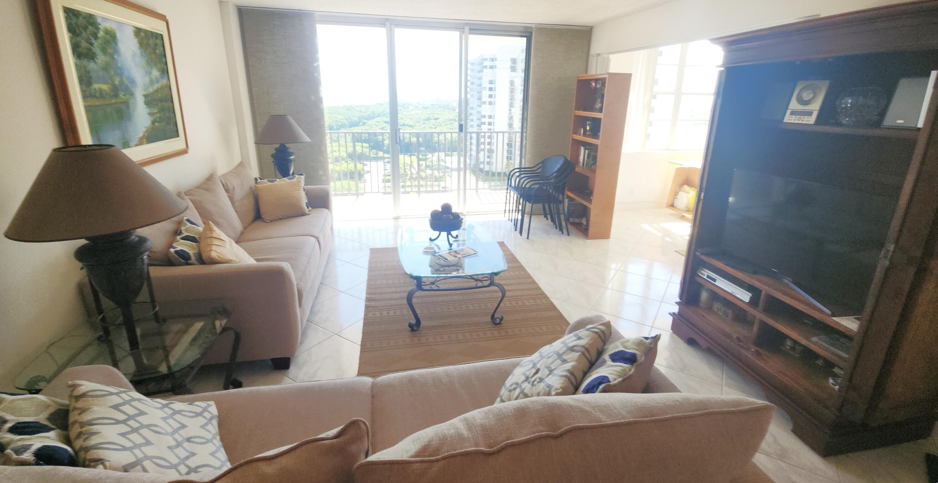 2121 North Ocean Boulevard Boca Raton, FL 33431 - Photo 15 of 54 living room