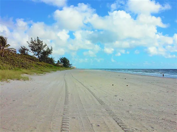 $3,995 | 2121 North Ocean Boulevard, Boca Raton, FL 33431