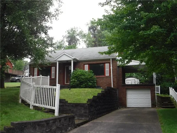 $150,000 | 810 Longvue Drive, Ellwood City, PA 16117