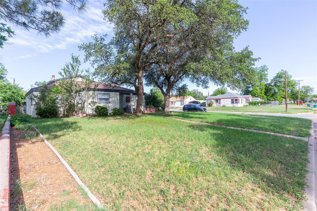 1111 Beall Street Sweetwater, TX 79556 - Photo 5 of 35