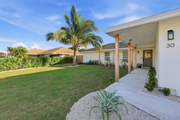 30 Shay Place Tequesta, FL 33469 - Photo 3 of 51 003_zV4e