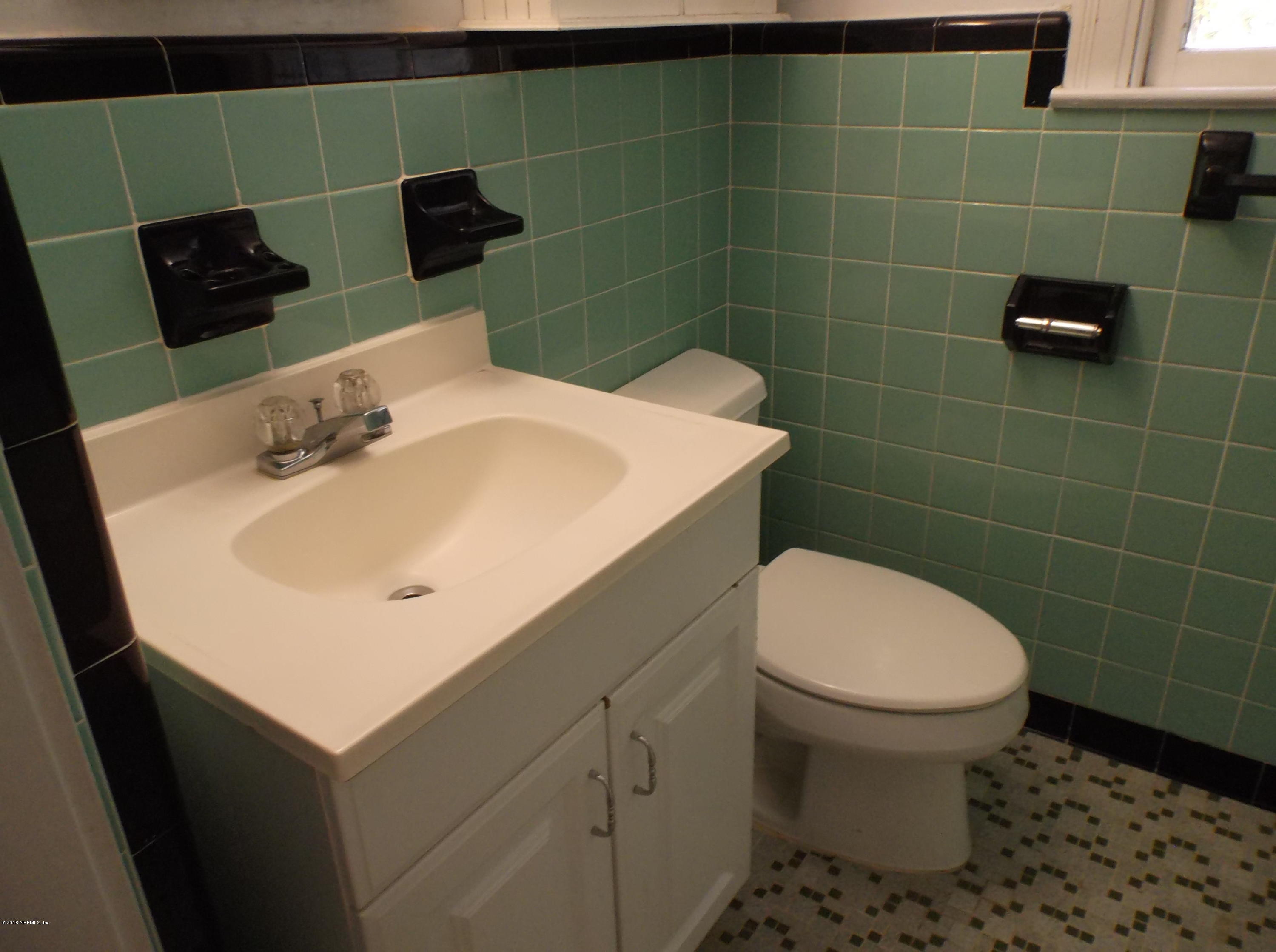 8136 Newton Road Jacksonville, FL 32216 - Photo 23 of 24 BATHROOM