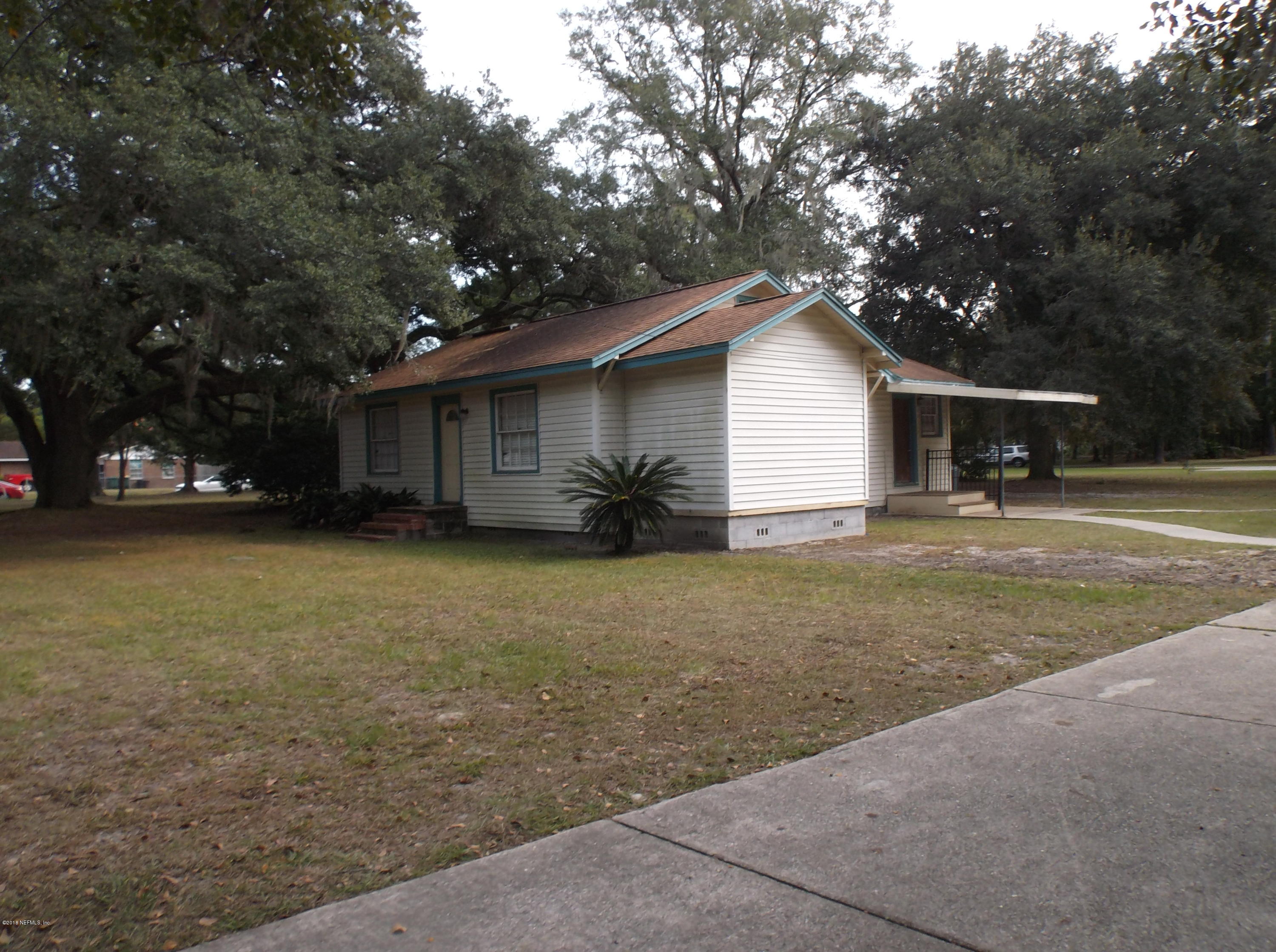 8136 Newton Road Jacksonville, FL 32216 - Photo 3 of 24 RIGHT SIDE