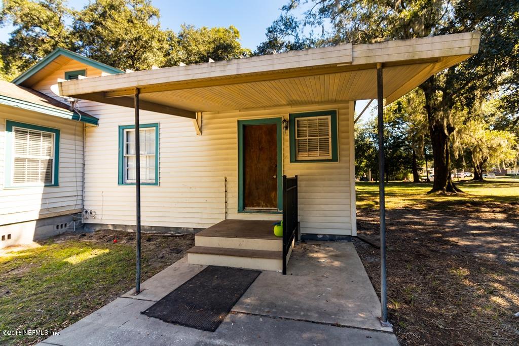 8136 Newton Road Jacksonville, FL 32216 - Photo 4 of 24 Patio