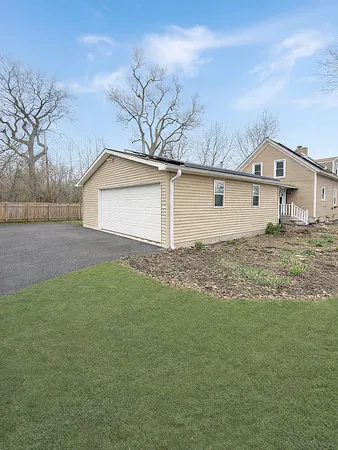 $385,000 | 603 West Main Street, Cary, IL 60013